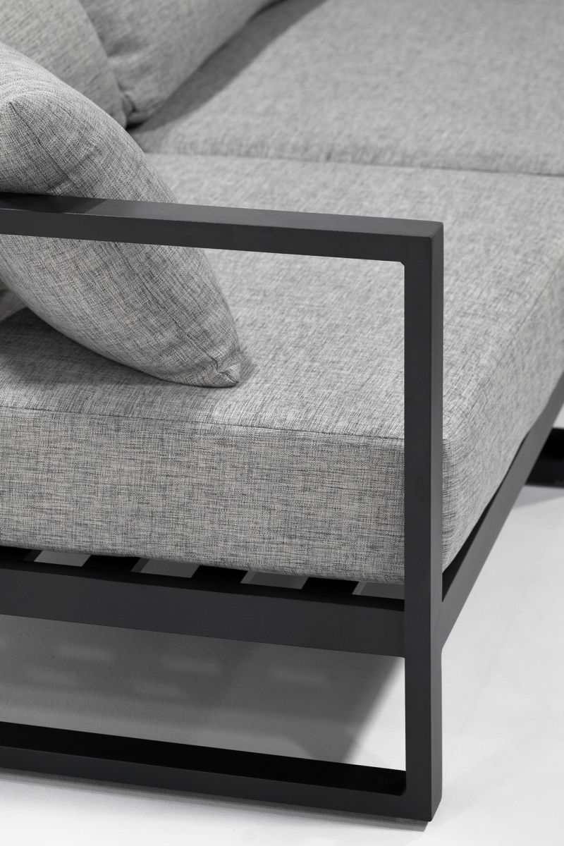 Matteo Corner mit Feuertisch