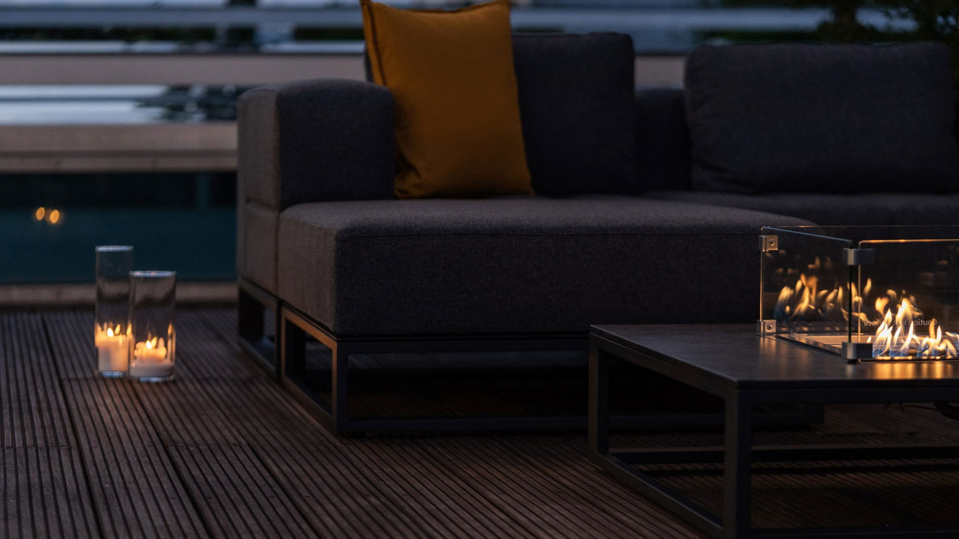 Stripe XL mit Feuertisch