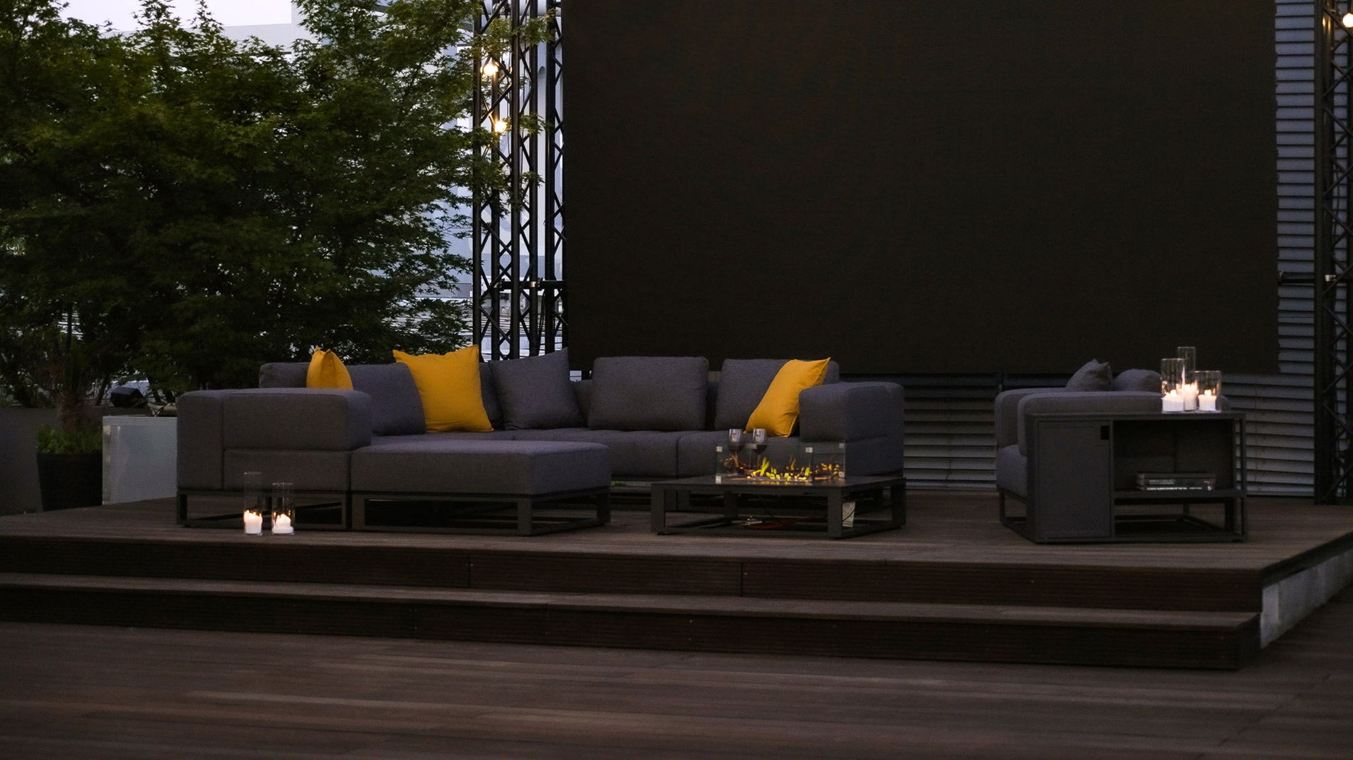 Stripe XL mit Feuertisch