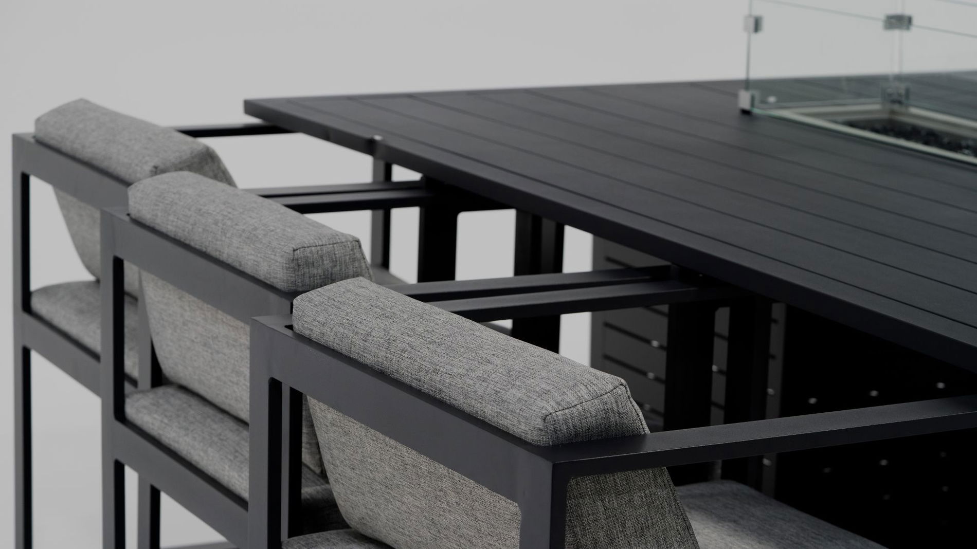 Ricardo mit Feuertisch